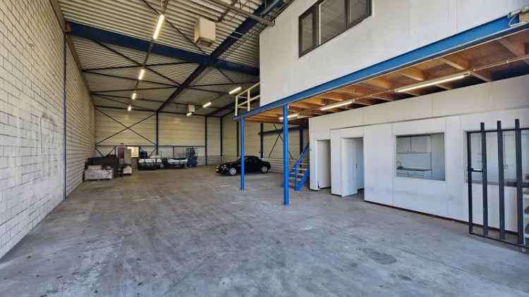 Bedrijfsunit te Huur Oss 260m² Kantoor Buitenterrein