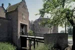 Koetshuis Kasteel Ammersoyen te Koop: Horeca Exploitatie met B&B