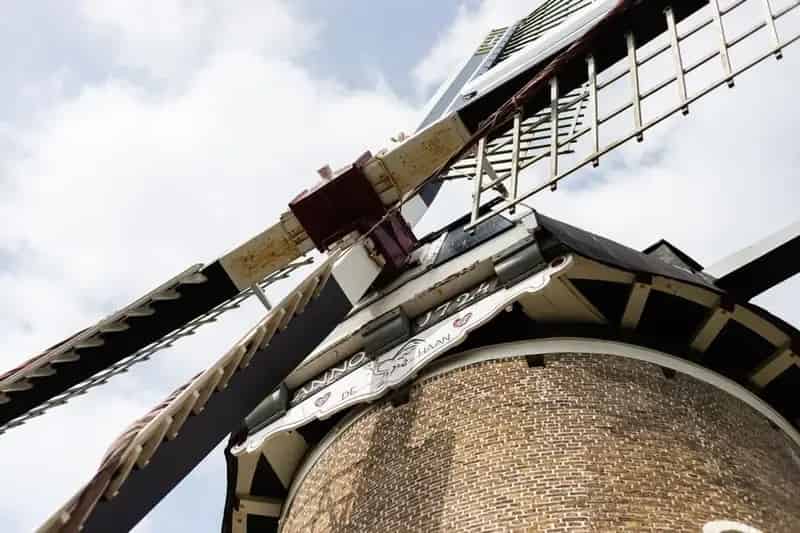 Historische Korenmolen te Koop Brouwershaven