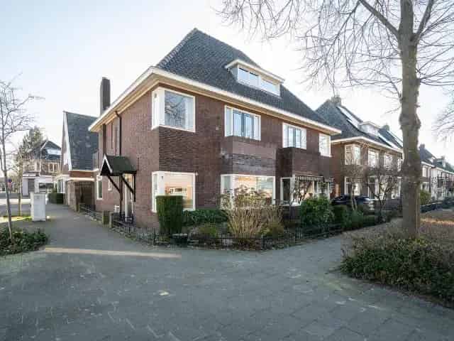 Royaal Herenhuis Enschede 5 Slaapkamers Garage Airco