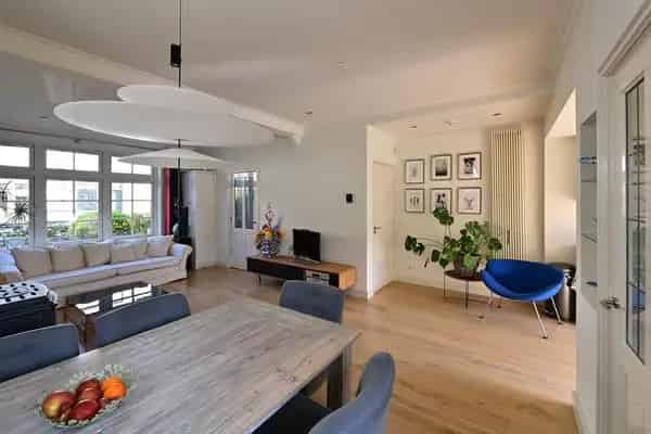 Moderne helft van dubbel woonhuis Huizen nabij Oude Dorp