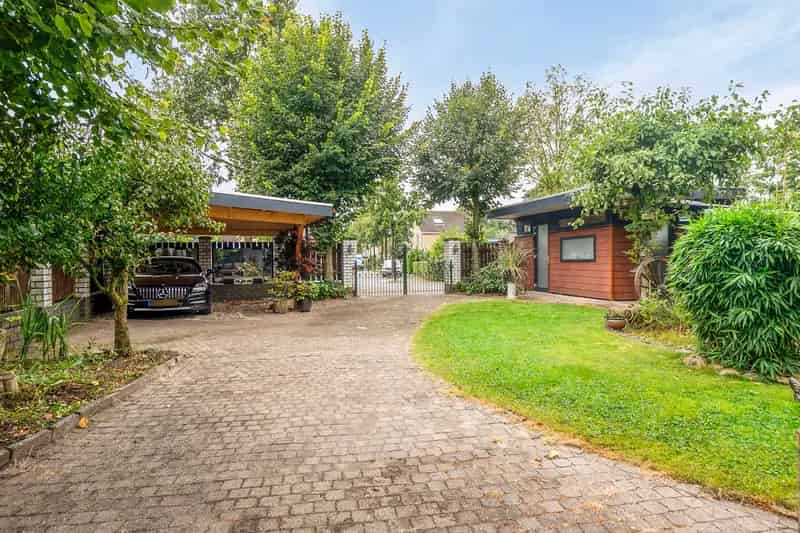 Huis te koop Hoogland 168m2 330m2 perceel Nieuwe Daken