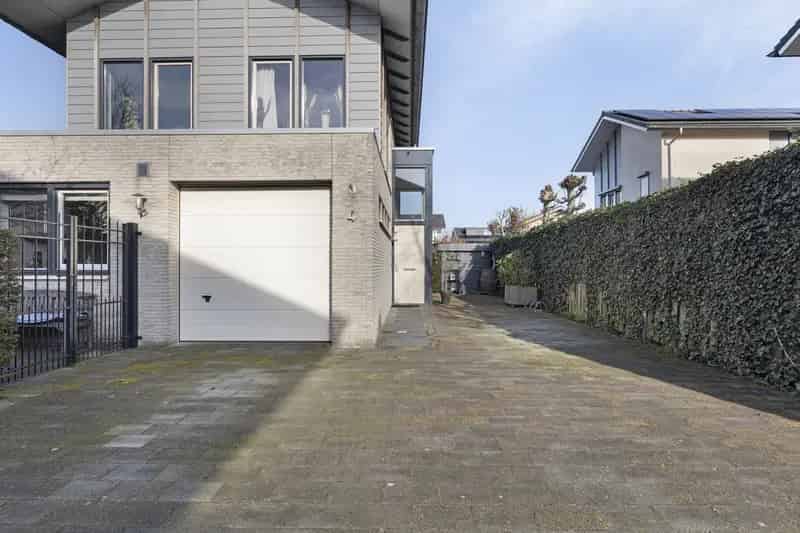 Vrijstaande woning met tuin en waterligging Purmerend