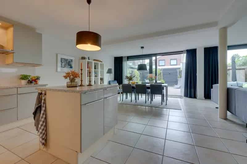 Huis te koop Purmerend: 4 slaapkamers, ruime berging, kindvriendelijk