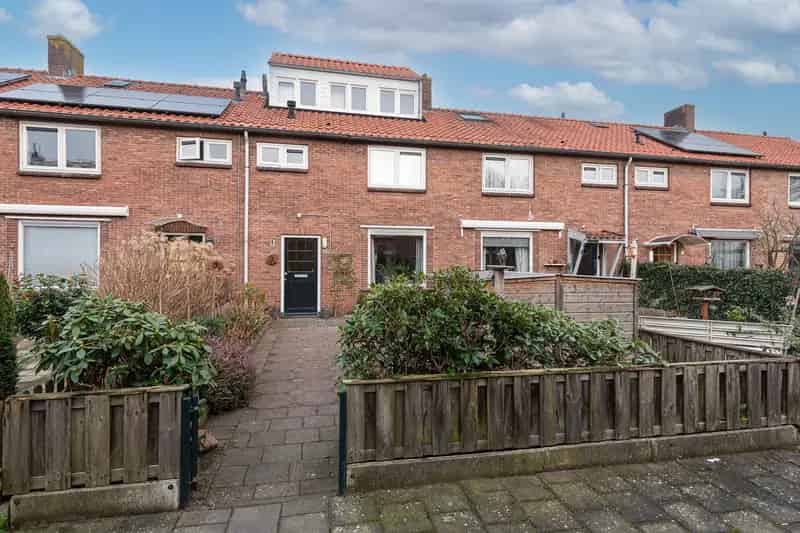 Huis te koop Loosdrecht: Ruime 4-kamer woning, kindvriendelijke buurt