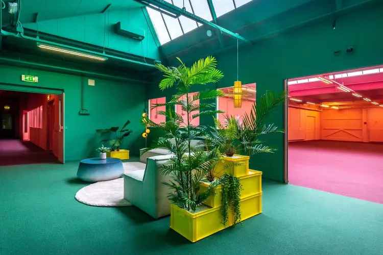 Kantoorruimte Utrecht: Creatieve werkplek in Miami-style