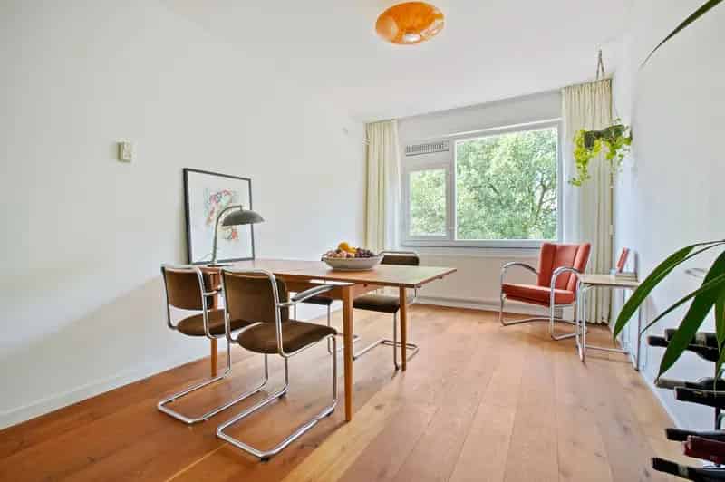 Ruim Appartement Amsterdam-Noord  2 Slaapkamers Balkon 2 Bergingen