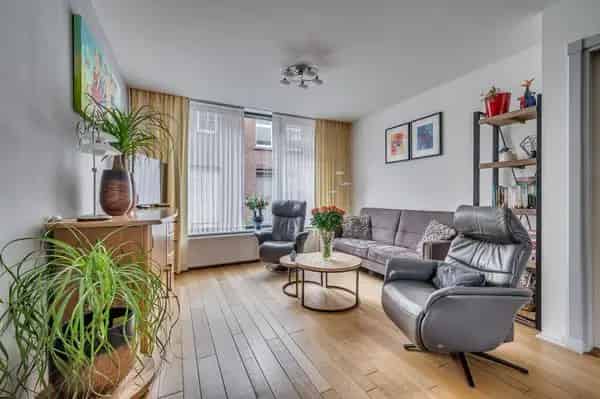 Half Vrijstaand Huis 90m2 Gerenoveerd Zonnige Tuin