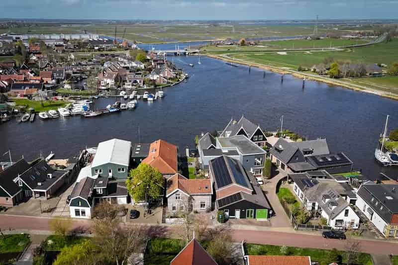 Huis te koop Oostknollendam: Charmant herenhuis aan de Zaan