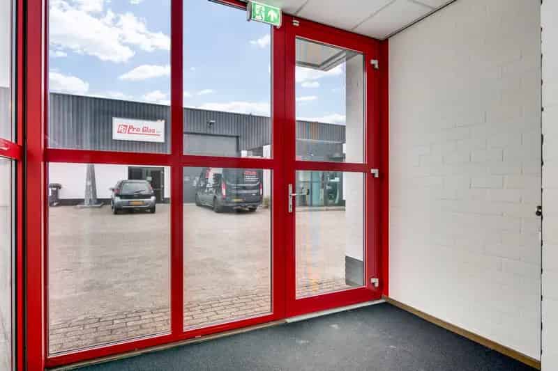 Bedrijfshal te Huur Weert 1366m²