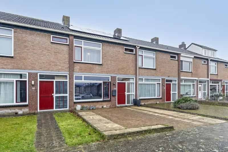 Ruime gezinswoning Terneuzen met uitbouw en 10 zonnepanelen