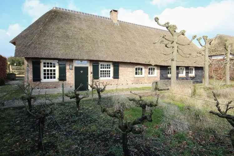 350 Jaar Oude Langgevelboerderij te Koop