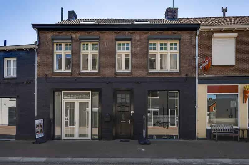Wonen en Werken in Centrum Nederweert 2 Bedrijfsruimtes 3 Slaapkamers