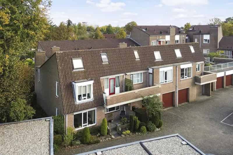 Licht appartement Apeldoorn-West begane grond terras garage