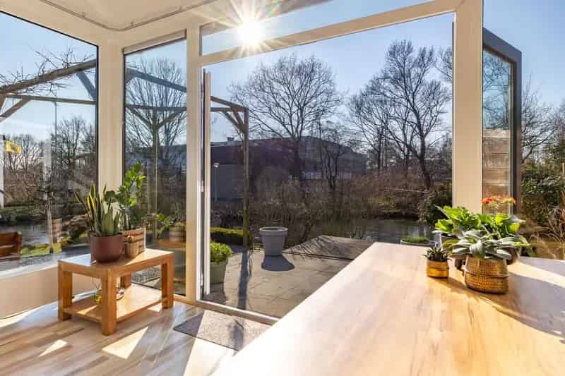 Huis te koop Honselersdijk: Gezellige hoekwoning met moderne keuken en badkamer