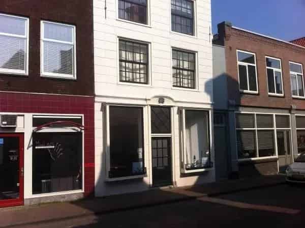 Bedrijfspand Haarlem: Multifunctionele ruimte met tuin