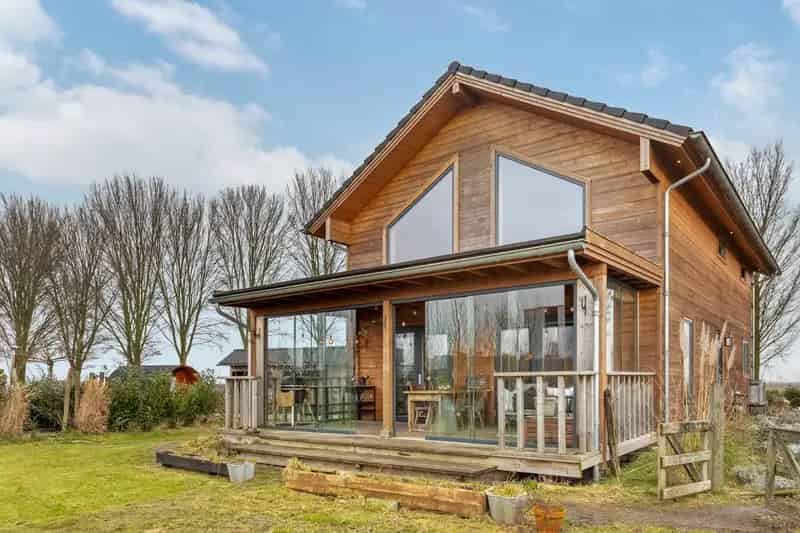 Houten Villa Almere Oosterwold Paardenfaciliteiten 144m2