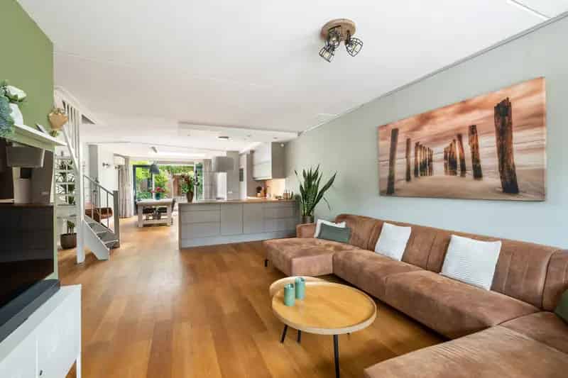 Ruime gezinswoning 4 slaapkamers Kruidenbuurt 10 zonnepanelen