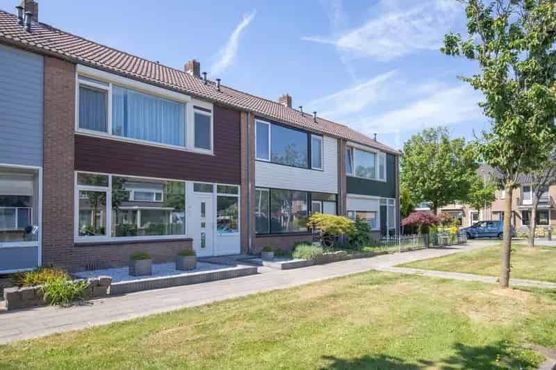 Tussenwoning Woudenberg 4 slaapkamers garage luxe badkamer
