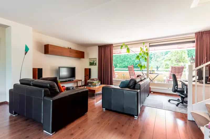 Unieke woning Almere: 60m2 woonkamer, 3 slaapkamers, tuin op het zuidwesten