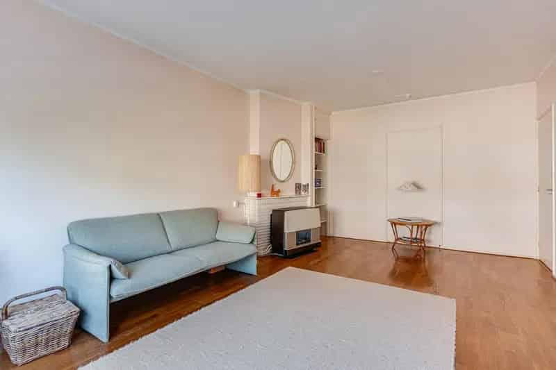 Appartement te koop Baarn: Ruim 4-kamer appartement met berging en zolder