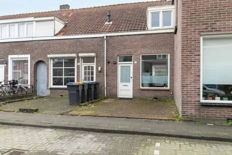 Jaren 30 woning Tilburg: Instapklaar gerenoveerd