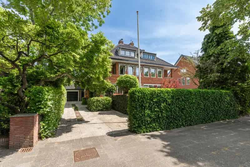 Huis te koop Heemstede: 5 slaapkamers, grote tuin, 663m2