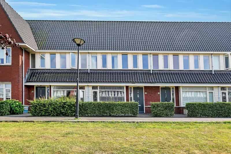 Huis te koop Koolhoven Tilburg: Jaren 30 woning nabij station en winkels