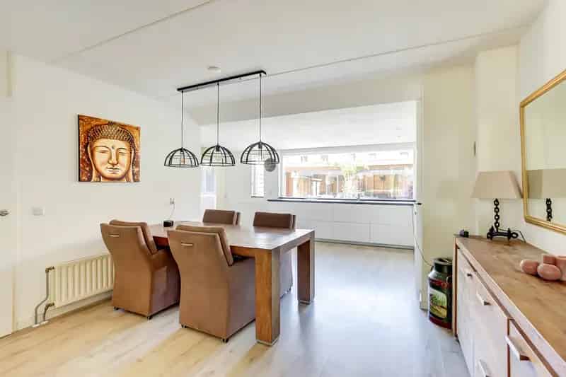 Helft van dubbel woonhuis met parkzicht - Luxe keuken en garage