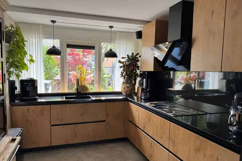 Huis te koop Almere: Ruime gezinswoning met 3 slaapkamers en moderne afwerking