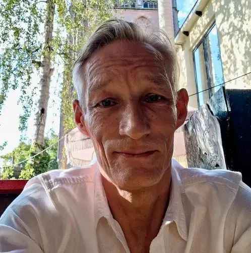 Woonruimte gezocht 52 jarige timmerman hond