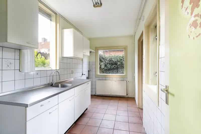 Te koop: 2-onder-1-kapwoning Poortugaal renovatieproject