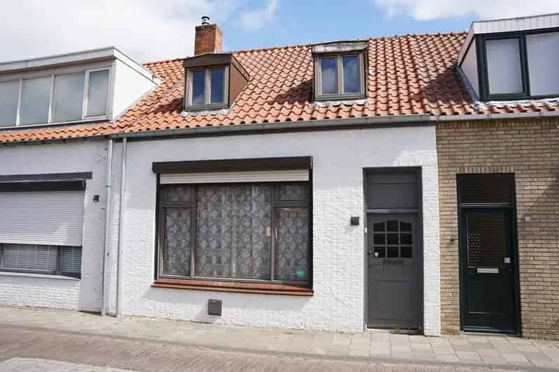 Tussenwoning Sluis Renovatieproject 231m2 1 Slaapkamer