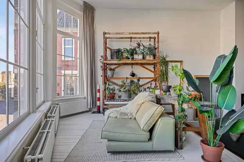 Monumentaal pand aan de gracht in Haarlem
