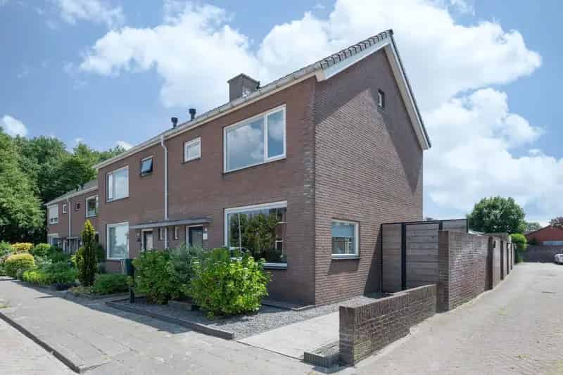Huis te koop Zegge 3 slaapkamers grote tuin moderne keuken