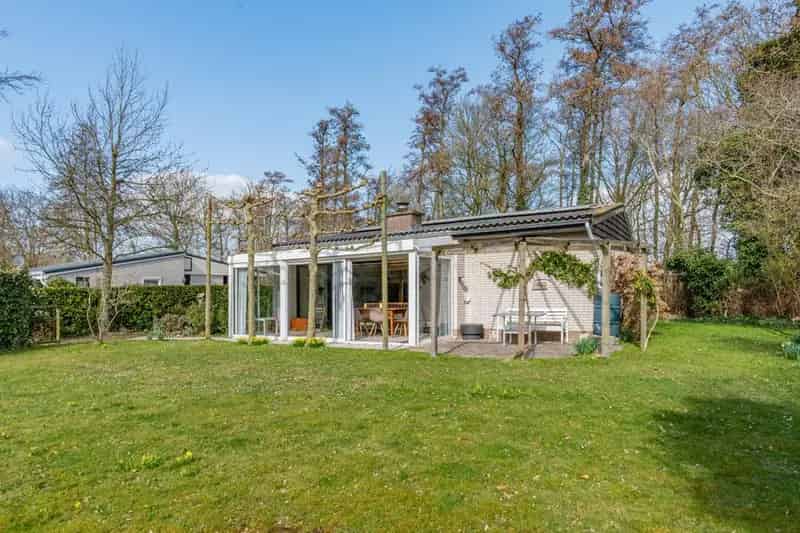 Vrijstaande woning Veerse Meer 3 slaapkamers ruim perceel