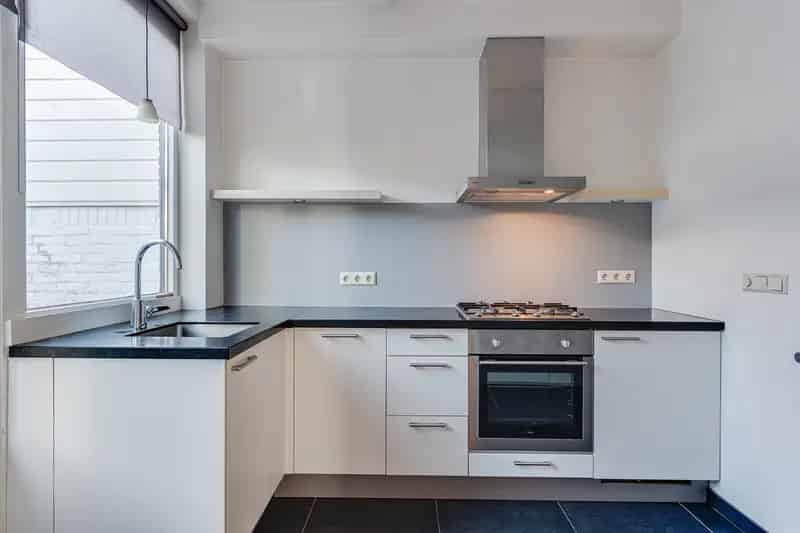 Huis te koop Baarn: Ruime hoekwoning met diepe tuin