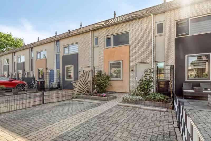 Ruime Hoekwoning 4 Slaapkamers Almere Kindvriendelijk