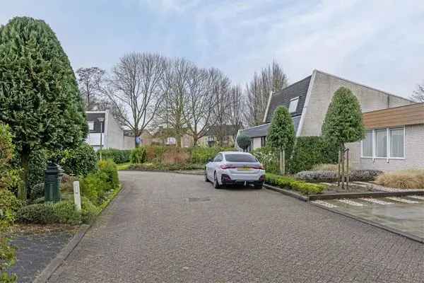 Ruime Semi-bungalow Nabij Park Geschikt Gelijkvloers Wonen