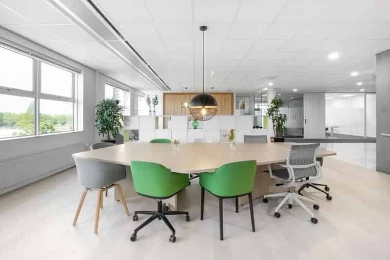 Privékantoor Den Bosch: 8m² Kantoorruimte plus 50m² Gedeelde Ruimte