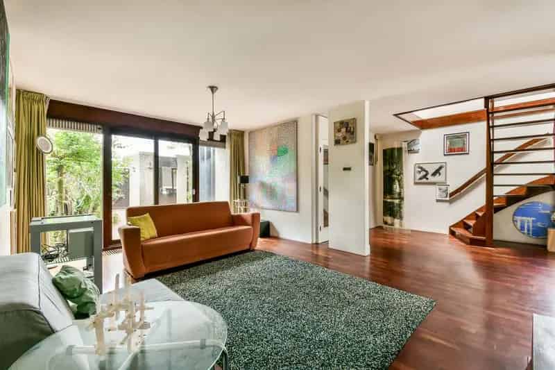 Riant Wonen in Amsterdam: Groene Oase met 4 Slaapkamers en Garage