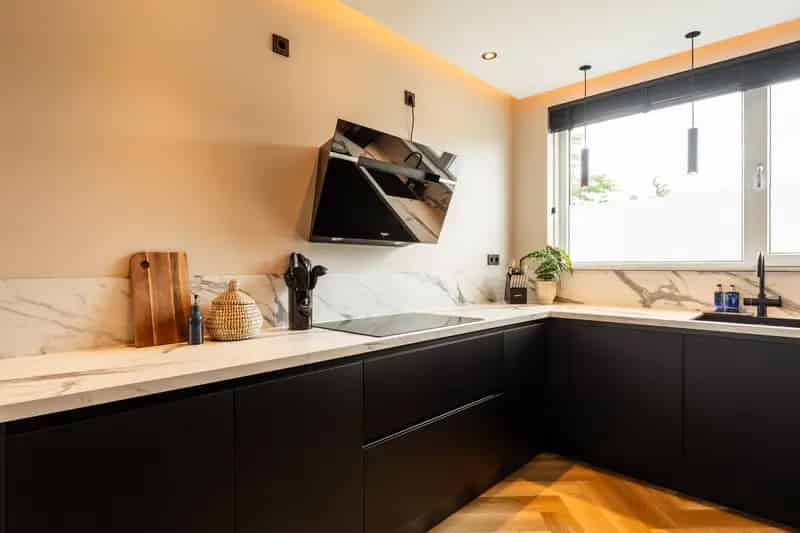 Huis te koop Almere: Duurzame 3 slaapkamer woning met luxe keuken