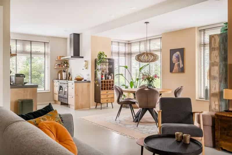 Nijmegen Ruusbroecstraat: Instapklare Hoekwoning Jaren 30 Stijl