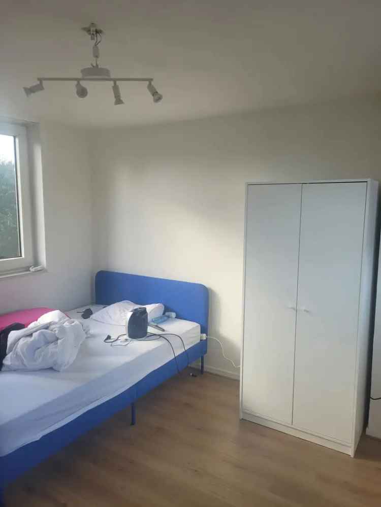 Ruime Luxe Kamer Utrecht Zuilen - Gemeubileerd - 1Gbps Internet