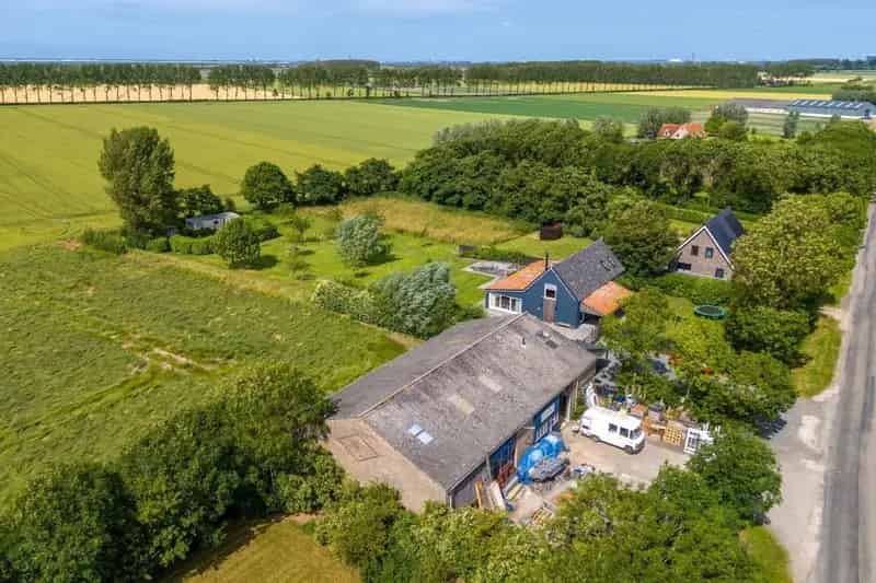 Bedrijfshal en Landhuis Groede te Koop