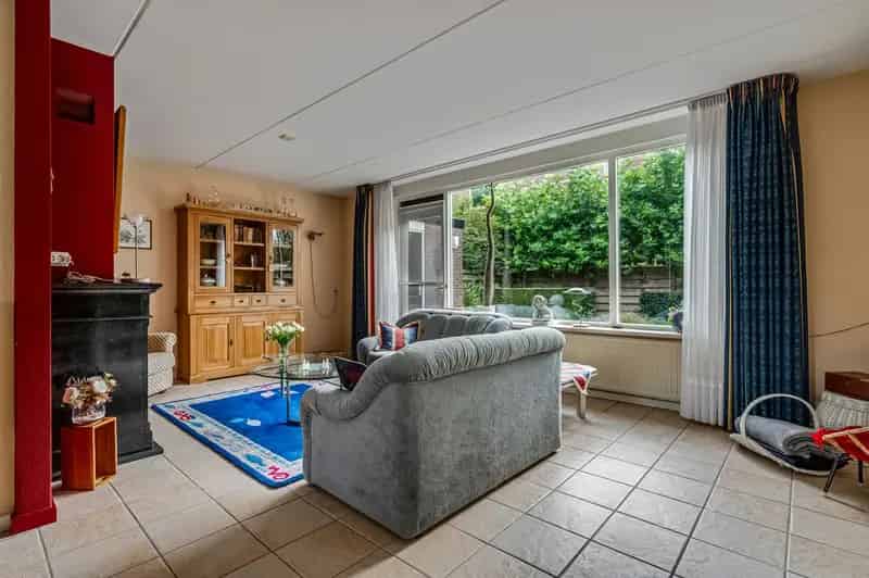 Ruime 6 Slaapkamers Tweekapper Barneveld Groene Wijk