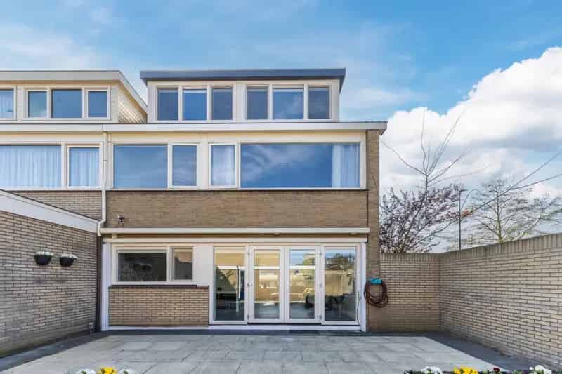 Ruime Hoekwoning 4 Slaapkamers Garage Tuin Beverwijk