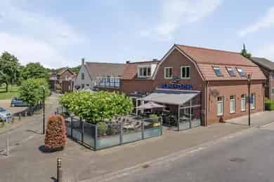 Horecapand met bovenwoning te koop Reuver