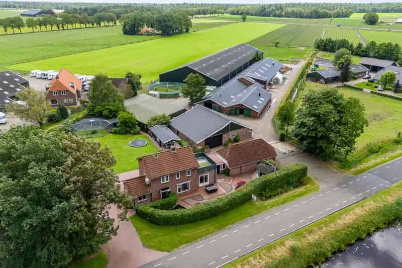 Agrarisch Bedrijf Ommen - Woning met Bedrijfsopstallen
