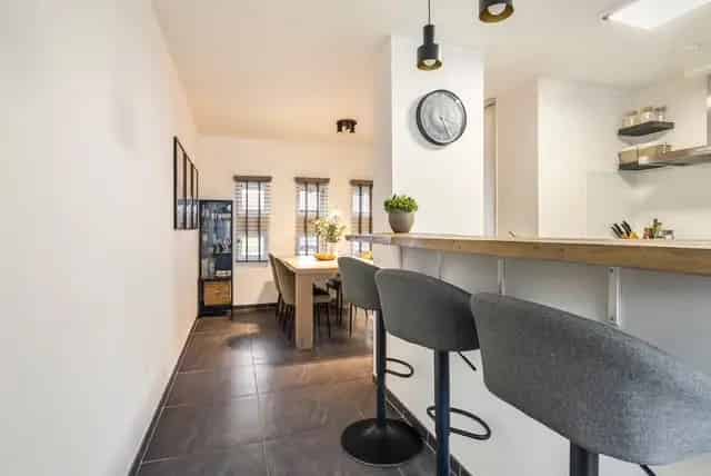 Huis te koop Tilburg: Ruime 3 Slaapkamers Kindvriendelijke Wijk